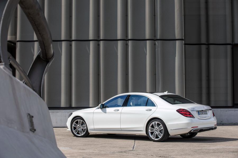  Mercedes-Benz S560 Lang 2017 года  (WW) (фото 48 из 50)